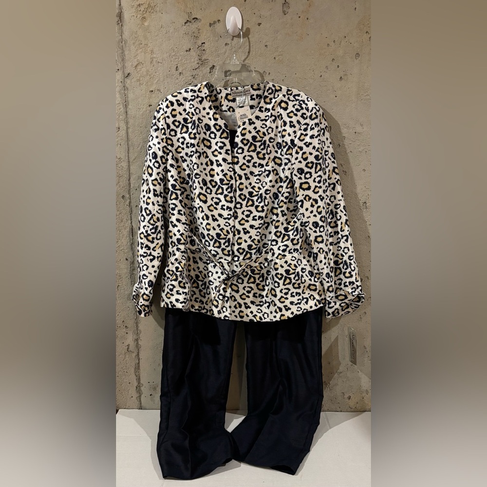 Allyson Cara Blue White and Yellow Animal Print Jacket Pantsuit - Size 18